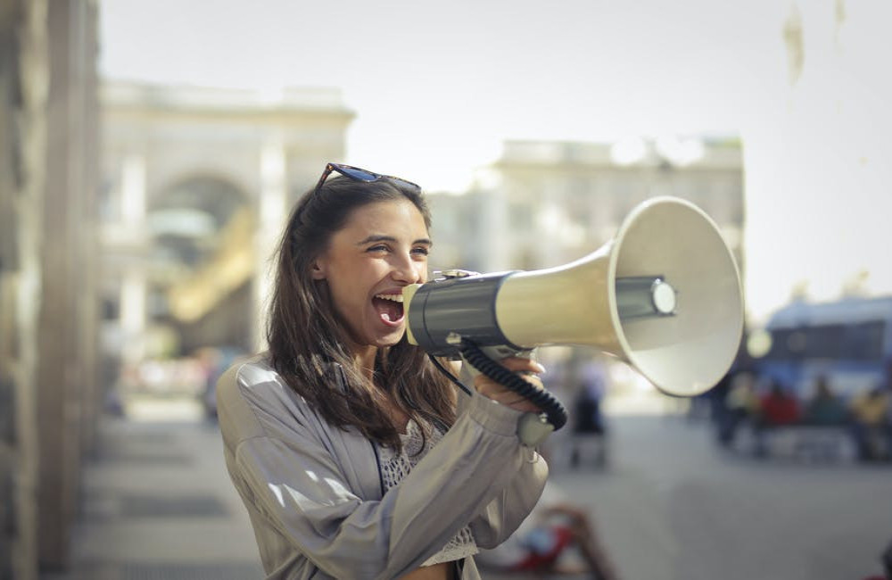 Zo worden voice-over stemmen bekend in Nederland